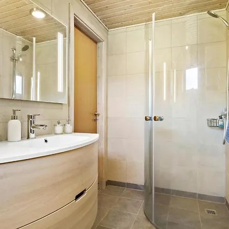 Gorgeous In With Kitchen Holiday home Farso
